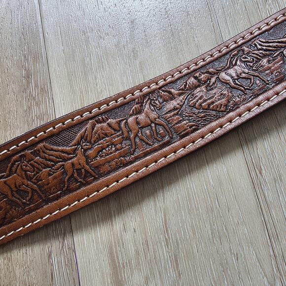 Brenneman's Men's Brown Leather Scenic Horse Embossed Belt sz 36 Avant Garde - Picture 6 of 10
